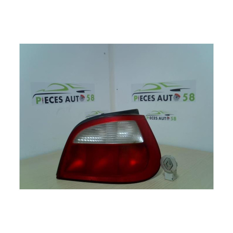 Feu arriere principal droit (feux) RENAULT MEGANE 1 PHASE 2 d’occasion
