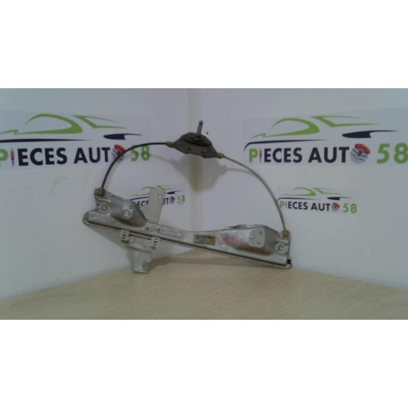 Leve vitre mecanique arriere droit PEUGEOT 308 1 SW PHASE 1 BREAK d’occasion