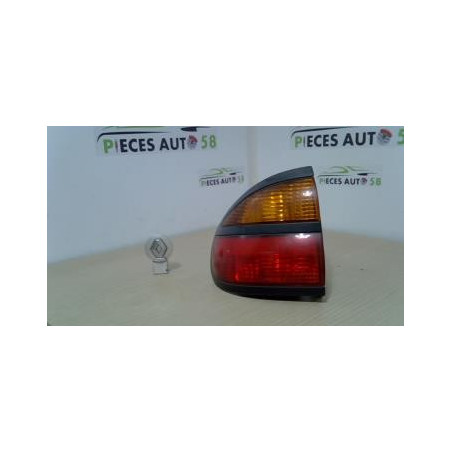 Feu arriere principal gauche (feux) RENAULT LAGUNA 1 PHASE 2 d’occasion
