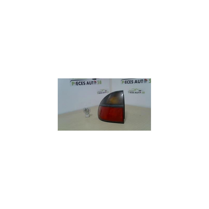 Feu arriere principal gauche (feux) RENAULT LAGUNA 1 PHASE 1 d’occasion