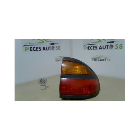 Feu arriere secondaire droit (feux) RENAULT LAGUNA 1 PHASE 2 d’occasion