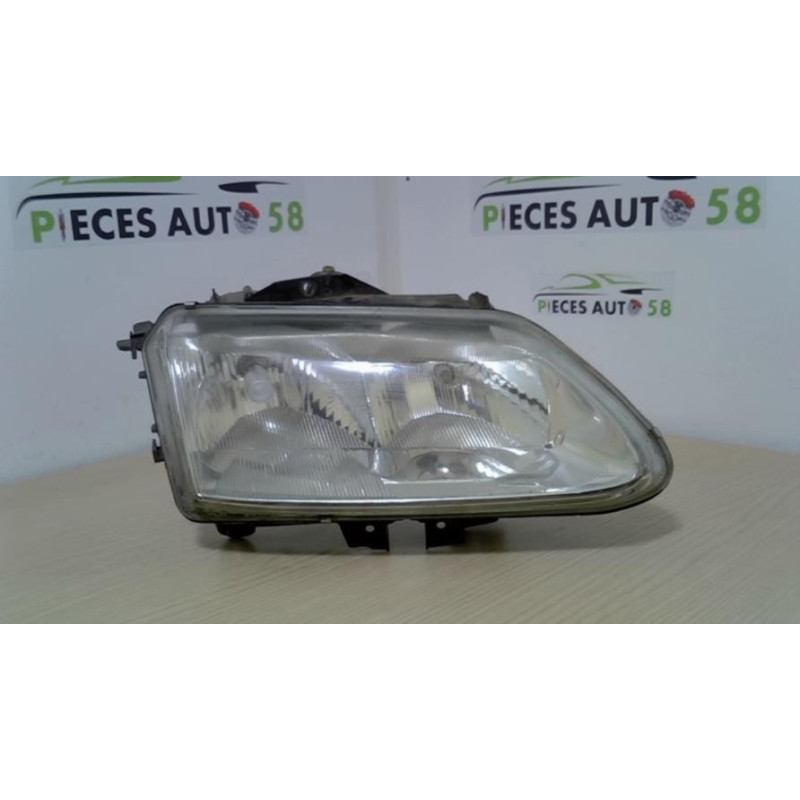 Optique avant principal droit (feux)(phare) RENAULT  d’occasion