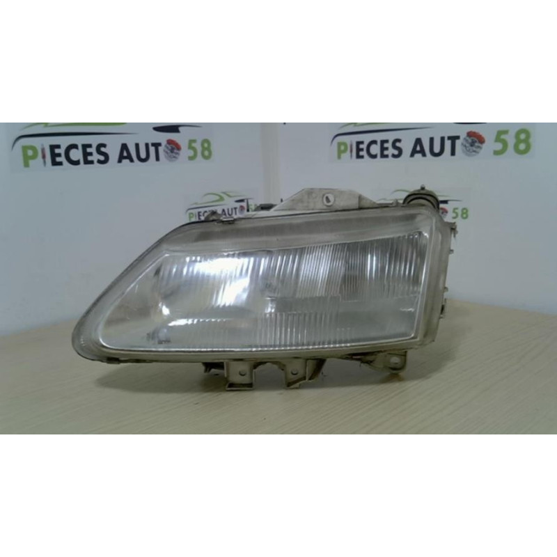Optique avant principal gauche (feux)(phare) RENAULT  d’occasion