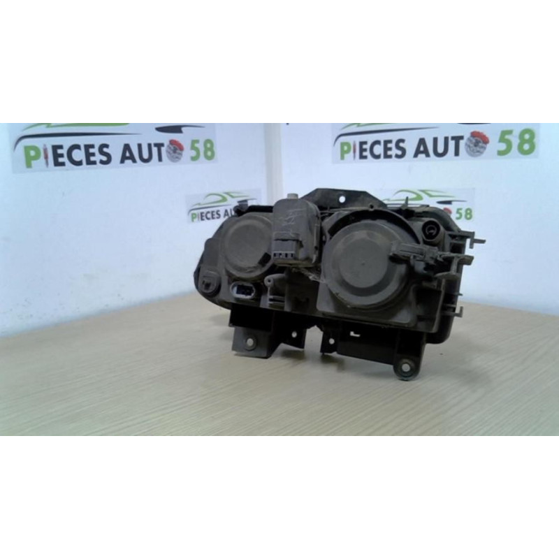 Optique avant principal droit (feux)(phare) RENAULT  d’occasion