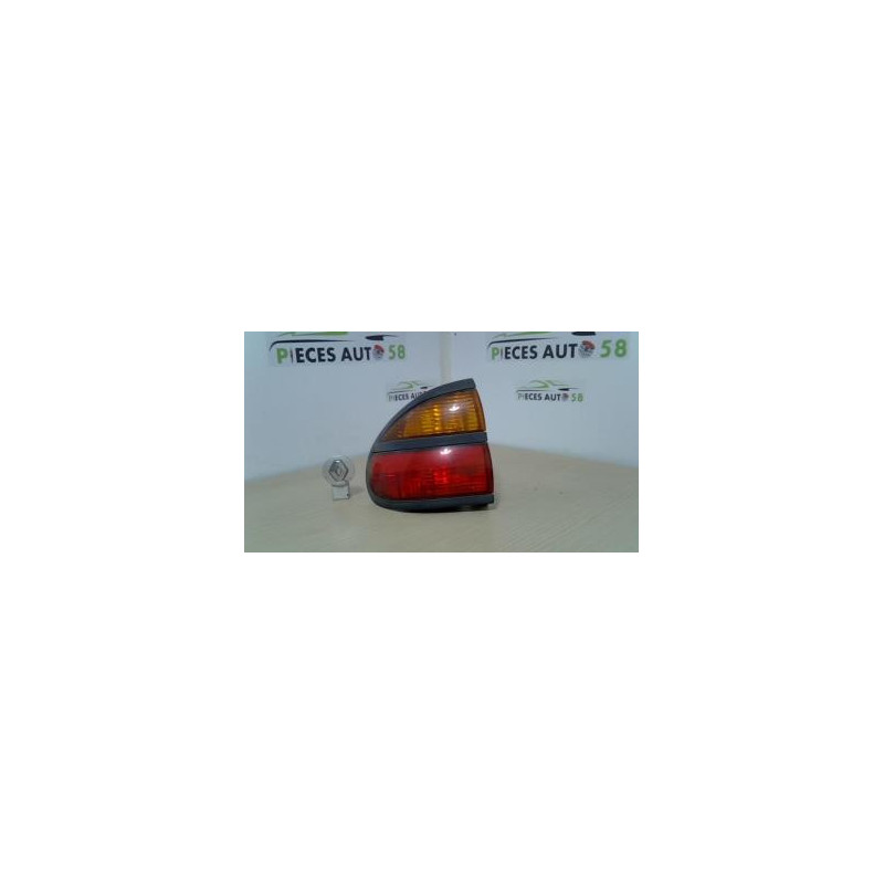 Feu arriere principal gauche (feux) RENAULT LAGUNA 1 PHASE 2 d’occasion