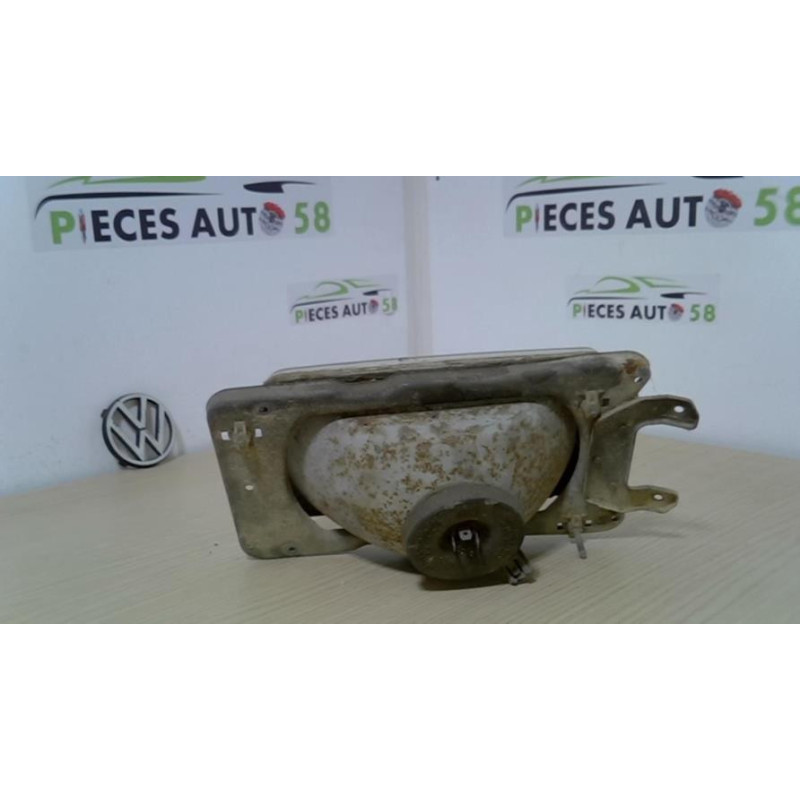 Optique avant principal droit (feux)(phare) VOLKSWAGEN JETTA 1 d’occasion