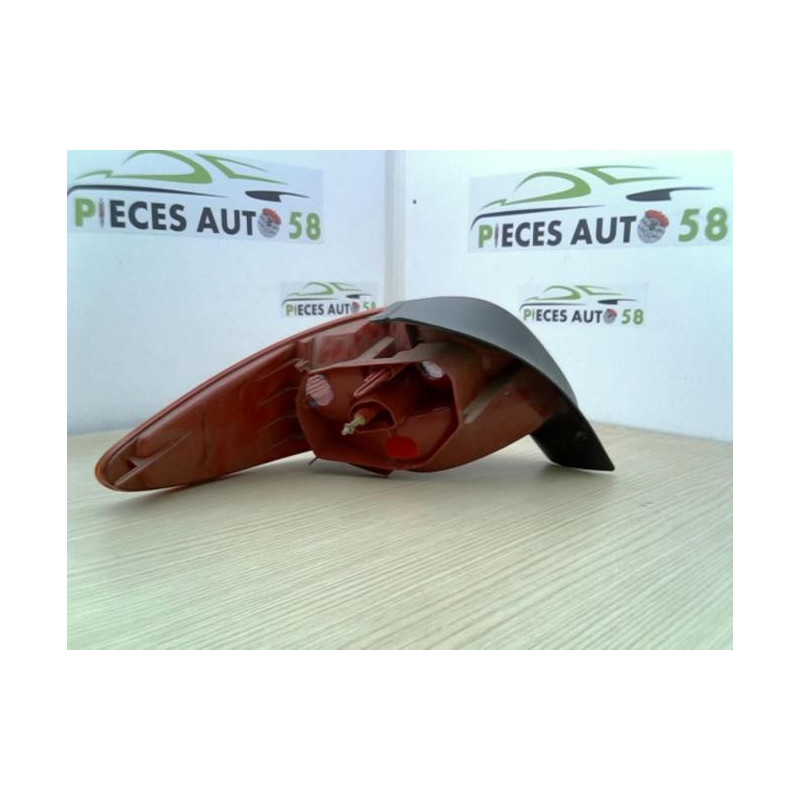 Feu arriere principal droit (feux) PEUGEOT 206 PHASE 1 d’occasion
