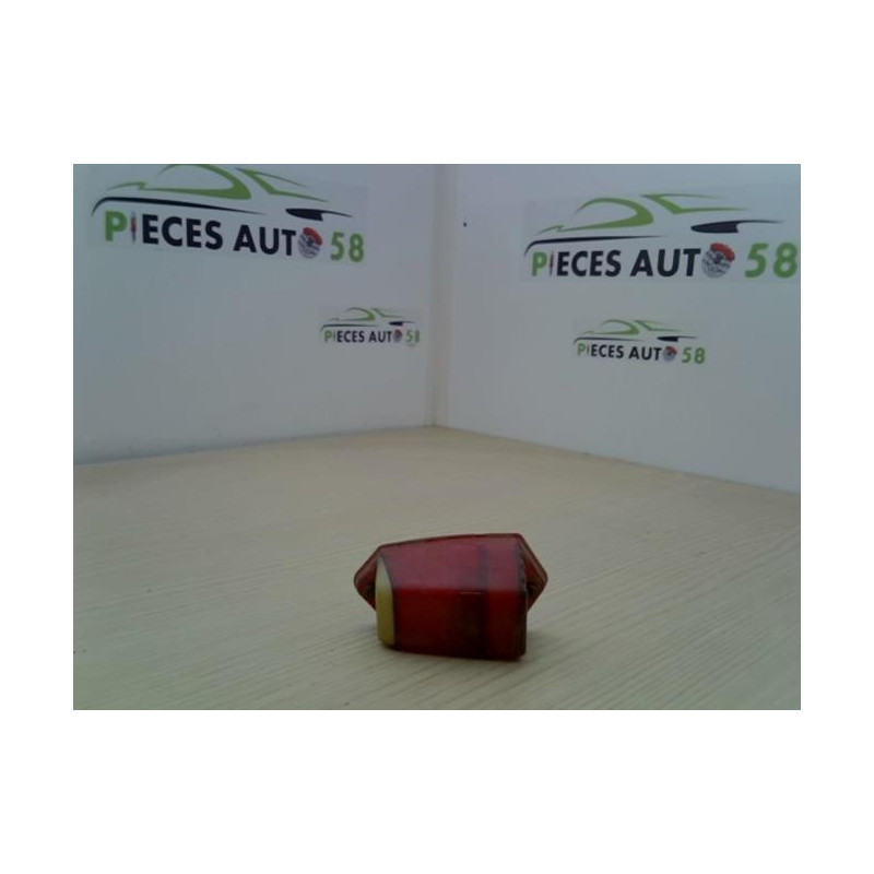 Cabochon arriere droit CITROEN 2CV d’occasion