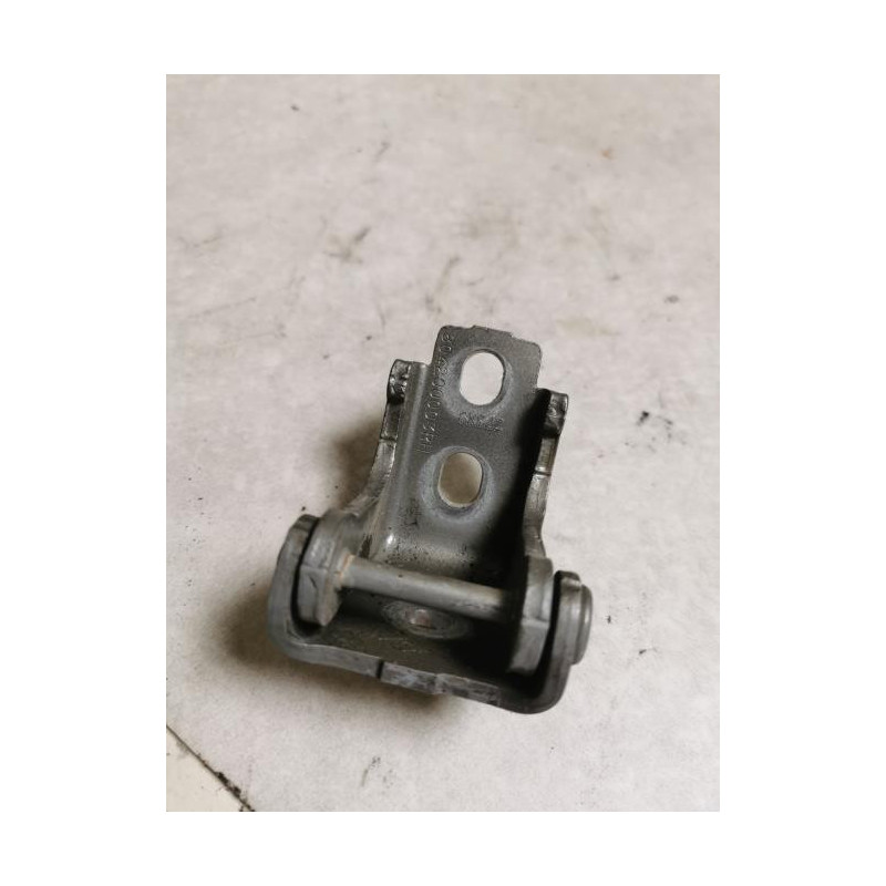 Charniere de porte arriere droit RENAULT MEGANE 3 PHASE 1 BREAK d’occasion