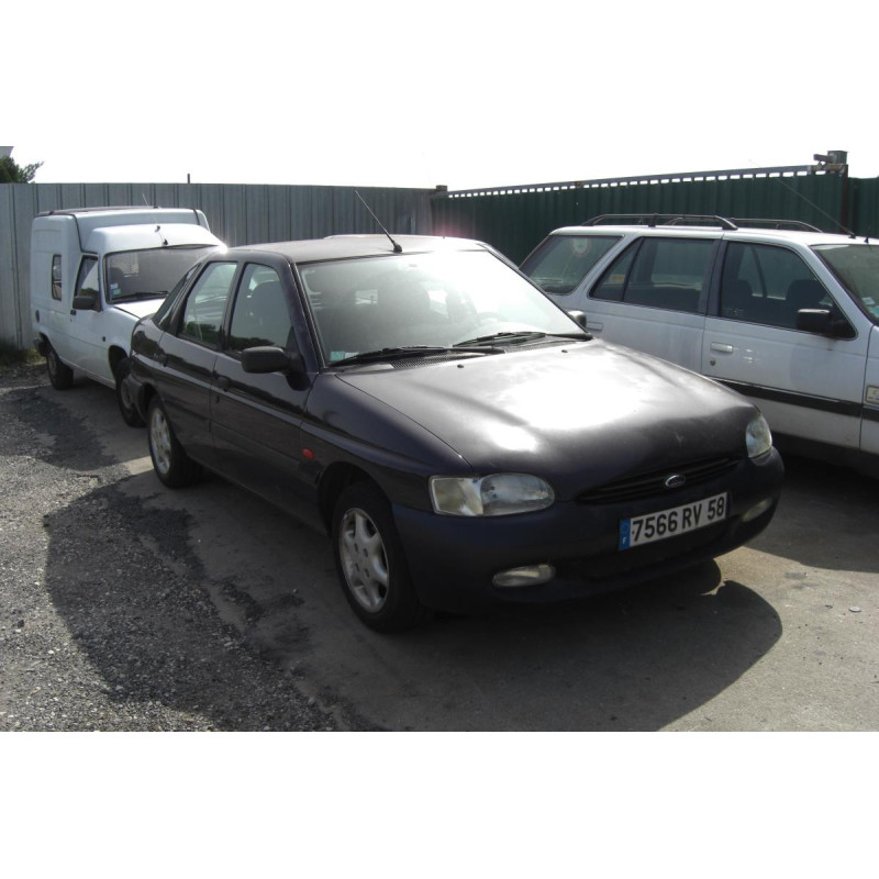 Feu arriere principal gauche (feux) FORD ESCORT 6 d’occasion