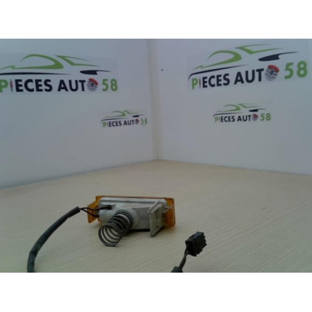 Optique avant secondaire gauche (feux)(clignotant) RENAULT R11 d’occasion
