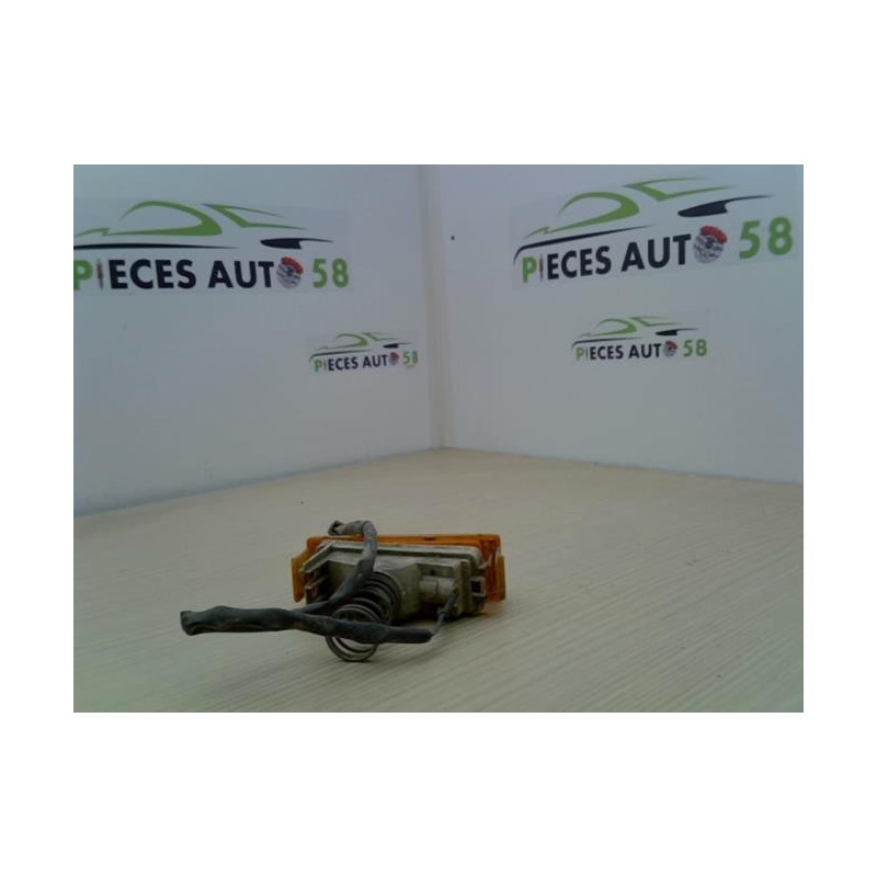 Optique avant secondaire gauche (feux)(clignotant) RENAULT R11 d’occasion