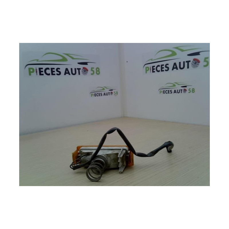 Optique avant secondaire gauche (feux)(clignotant) RENAULT R11 d’occasion