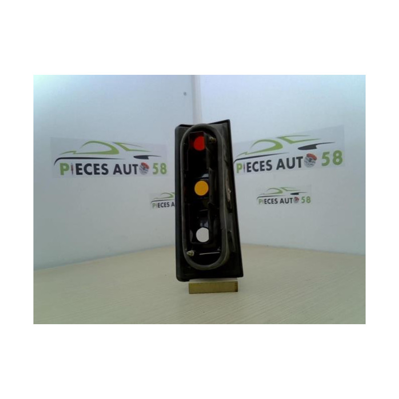 Feu arriere principal droit (feux) RENAULT  d’occasion