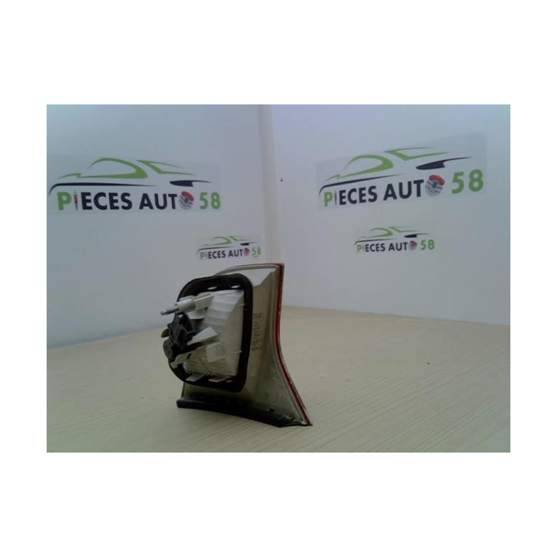 Feu arriere secondaire droit (feux) AUDI A4 2 PHASE 2 d’occasion