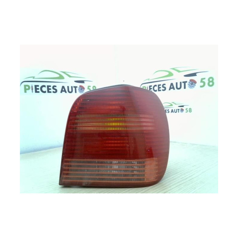 Feu arriere principal droit (feux) VOLKSWAGEN POLO 3 PHASE 2 d’occasion