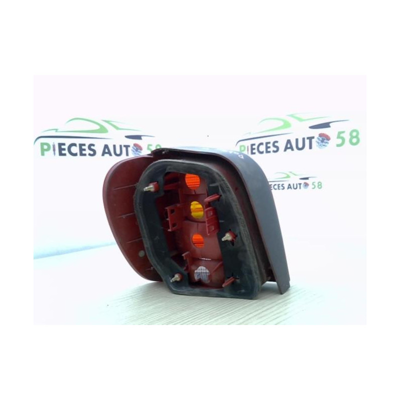 Feu arriere principal droit (feux) VOLKSWAGEN POLO 3 PHASE 2 d’occasion