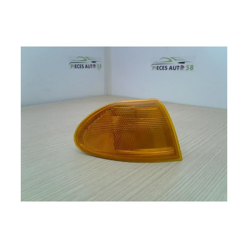Optique avant secondaire droit (feux)(clignotant) OPEL  d’occasion