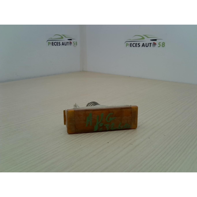 Optique avant secondaire droit (feux)(clignotant) RENAULT EXPRESS PHASE 1 d’occasion