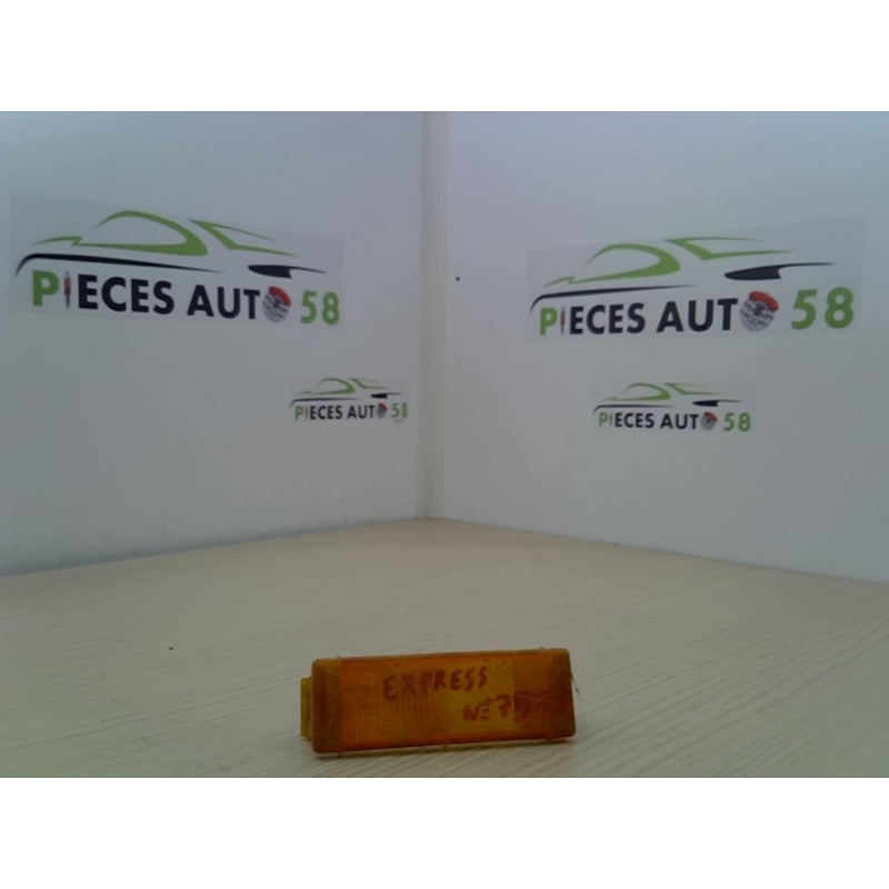 Cabochon arriere droit RENAULT  d’occasion
