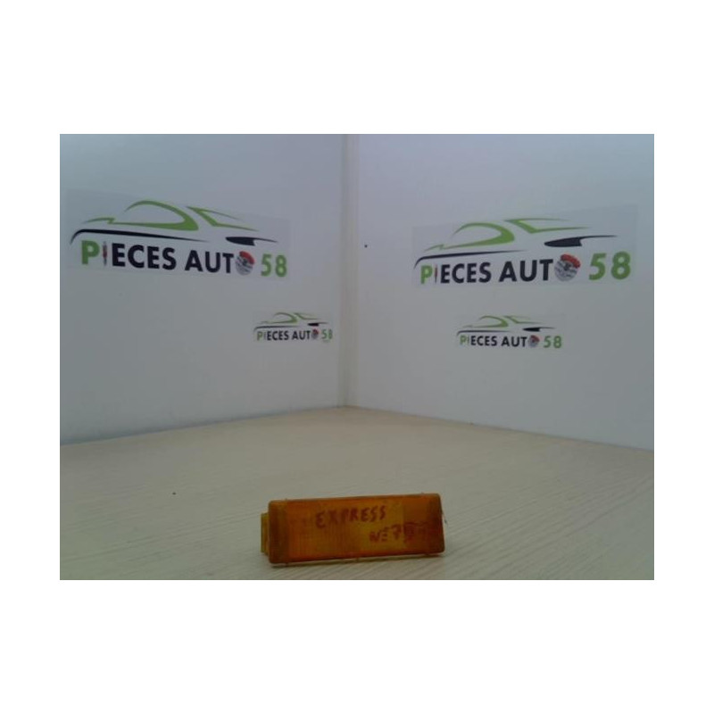 Cabochon arriere droit RENAULT  d’occasion