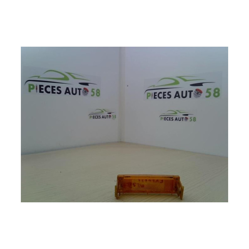 Cabochon arriere droit RENAULT  d’occasion