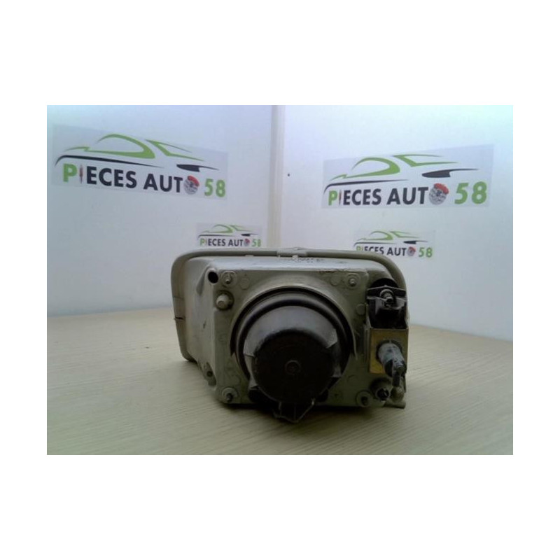Optique avant principal droit (feux)(phare) RENAULT EXPRESS PHASE 1 d’occasion