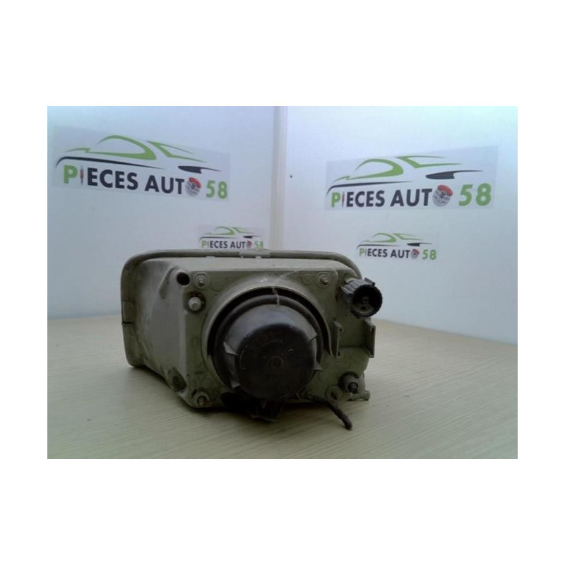 Optique avant principal droit (feux)(phare) RENAULT EXPRESS PHASE 1 d’occasion