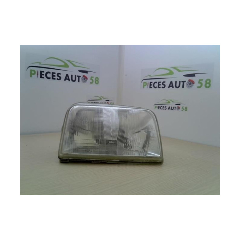Optique avant principal droit (feux)(phare) RENAULT EXPRESS PHASE 1 d’occasion