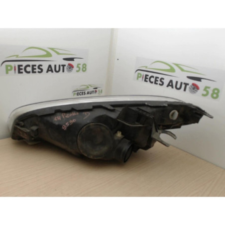Optique avant principal droit (feux)(phare) CITROEN 1.6 HDI 110 16V d’occasion