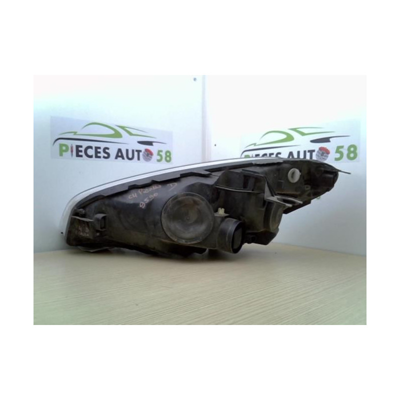 Optique avant principal droit (feux)(phare) CITROEN 1.6 HDI 110 16V d’occasion