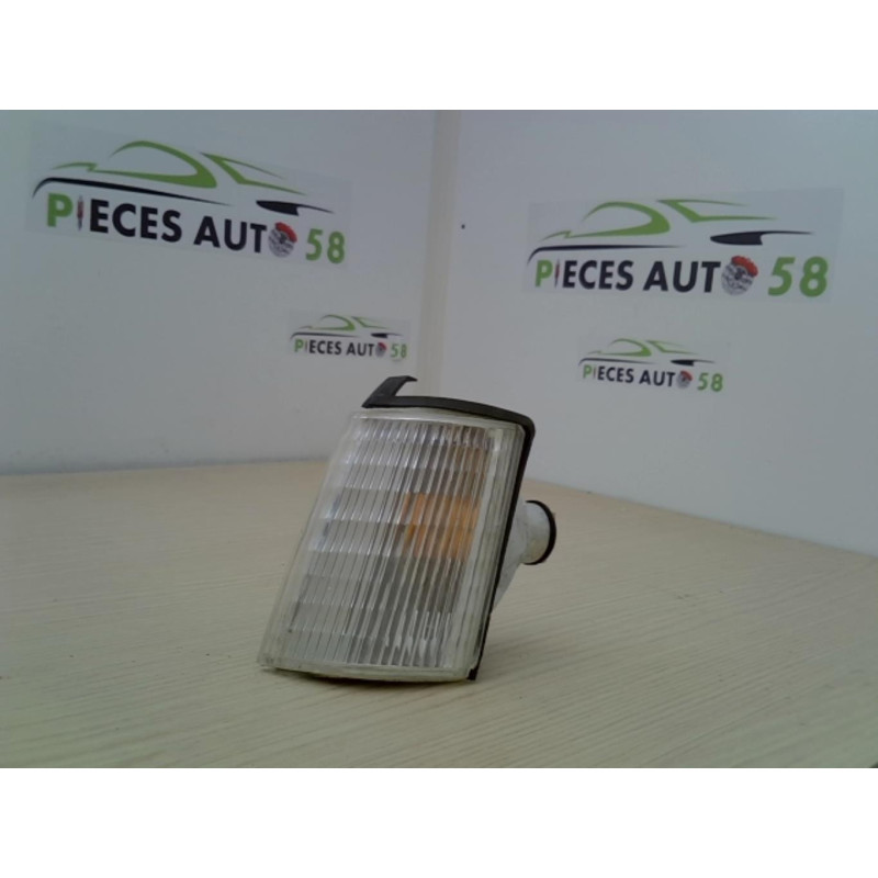 Optique avant secondaire gauche (feux)(clignotant) RENAULT  d’occasion