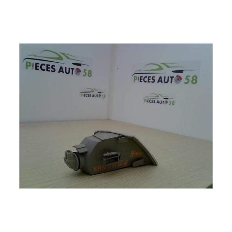 Optique avant secondaire gauche (feux)(clignotant) CITROEN XANTIA PHASE 2 d’occasion