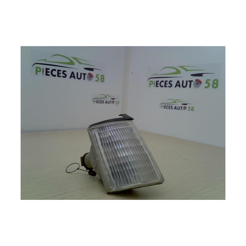 Optique avant secondaire droit (feux)(clignotant) RENAULT R21 PHASE 1 BREAK d’occasion