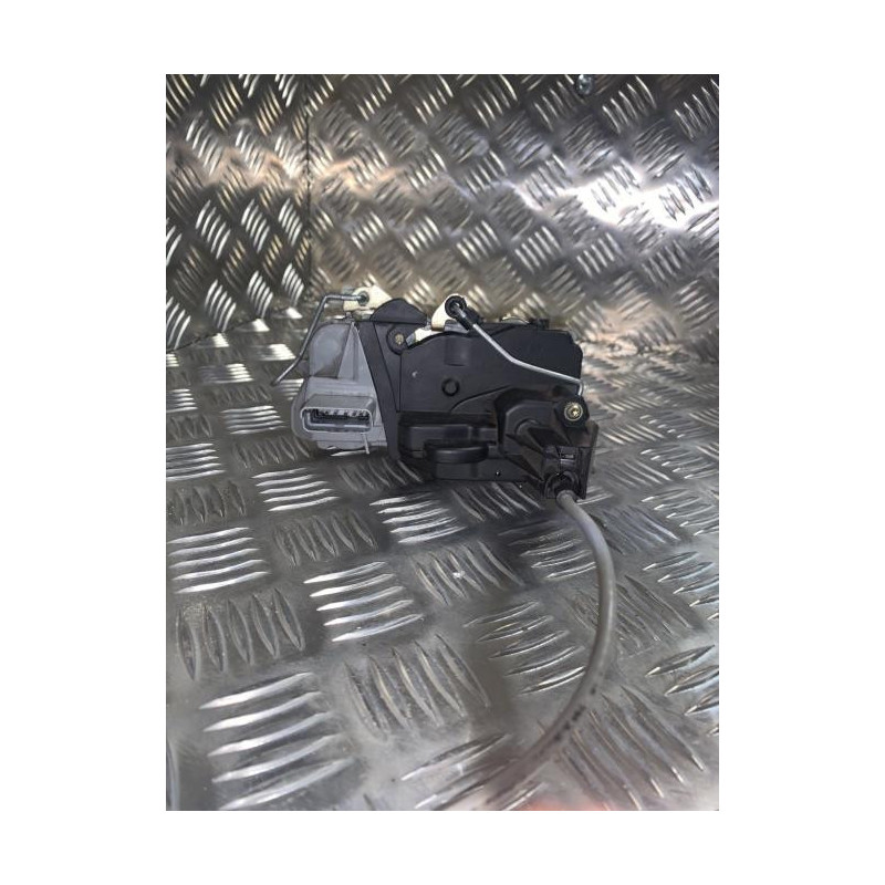 Serrure avant gauche PEUGEOT 307 PHASE 1 BREAK d’occasion