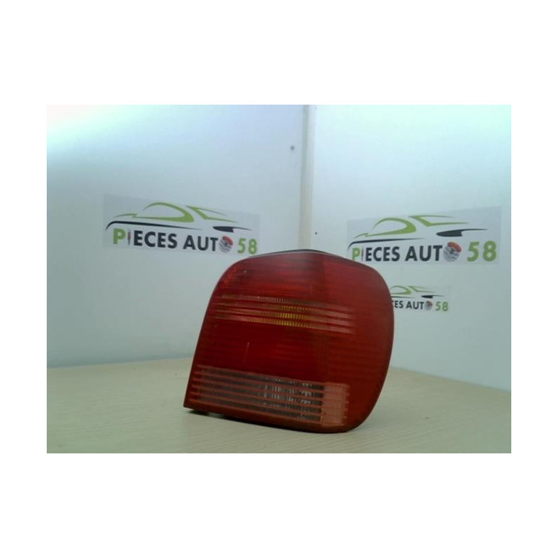 Feu arriere principal droit (feux) VOLKSWAGEN POLO 3 PHASE 2 d’occasion