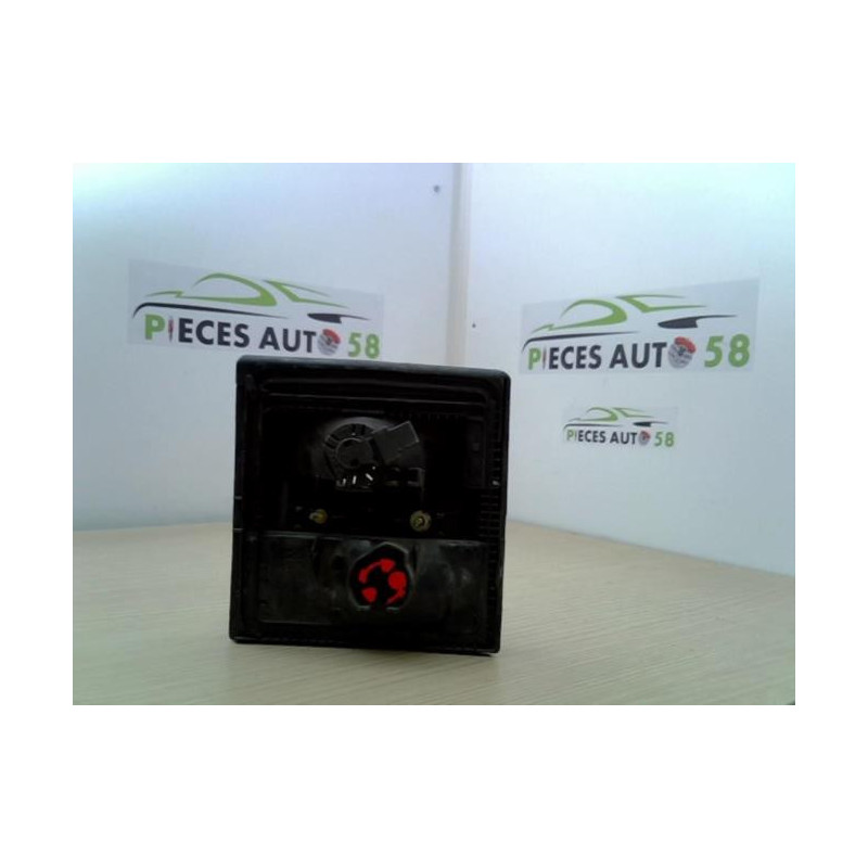 Feu arriere principal droit (feux) AUDI 80 1 PHASE 2 d’occasion