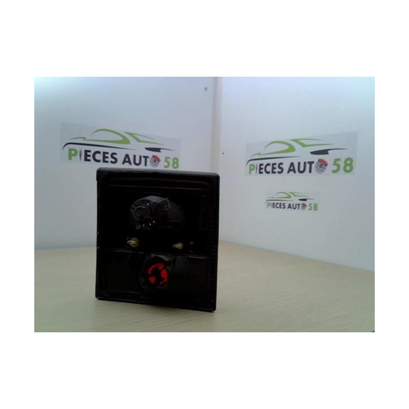 Feu arriere principal droit (feux) AUDI 80 1 PHASE 2 d’occasion