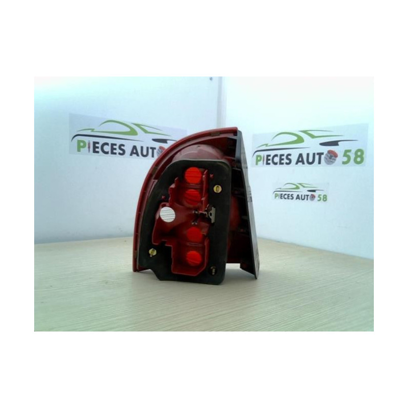 Feu arriere principal droit (feux) VOLKSWAGEN PASSAT 4 PHASE 2 d’occasion