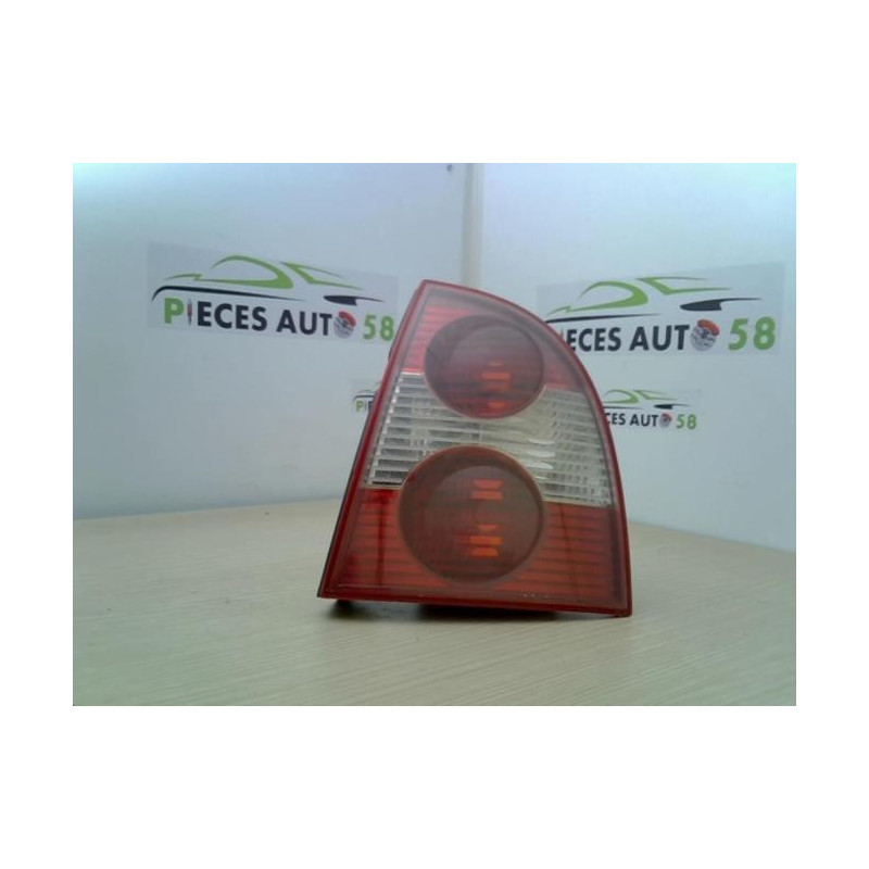 Feu arriere principal droit (feux) VOLKSWAGEN PASSAT 4 PHASE 2 d’occasion