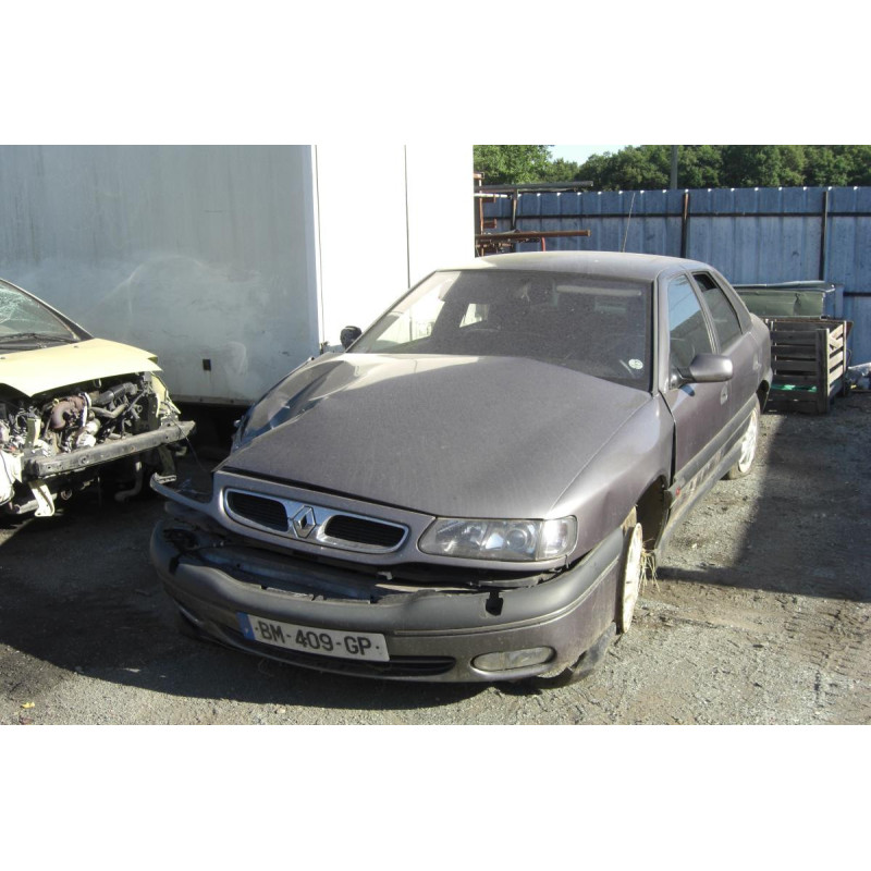 Feu arriere principal gauche (feux) RENAULT SAFRANE PHASE 2 d’occasion