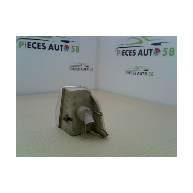 Optique avant secondaire droit (feux)(clignotant) CITROEN BX d’occasion