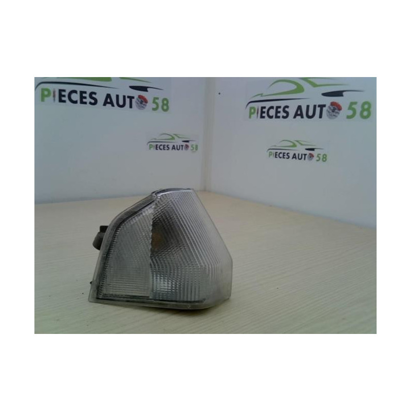 Optique avant secondaire droit (feux)(clignotant) CITROEN BX d’occasion