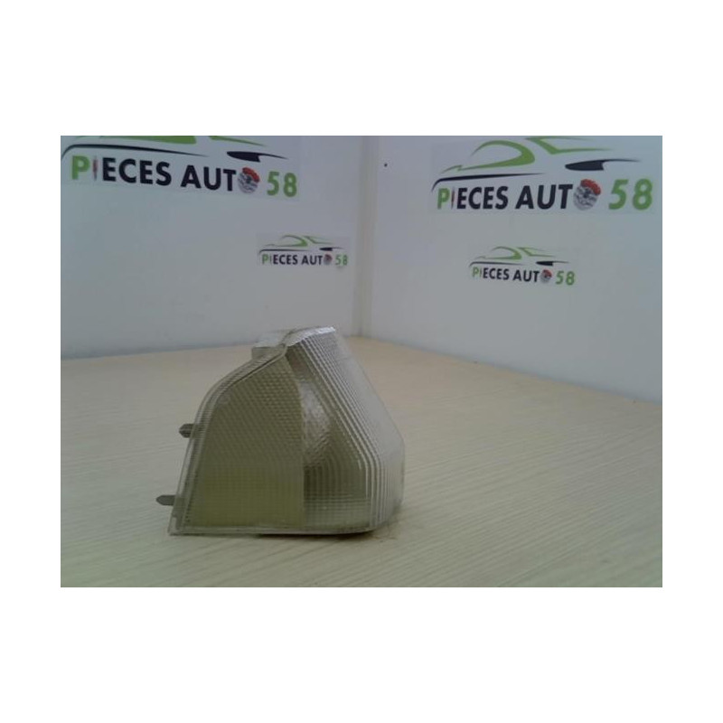 Optique avant secondaire droit (feux)(clignotant) CITROEN BX d’occasion