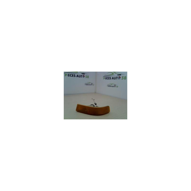 Optique avant secondaire gauche (feux)(clignotant) RENAULT SUPER 5 d’occasion