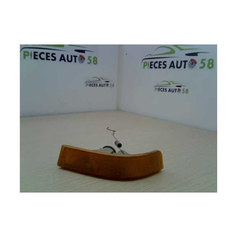 Optique avant secondaire gauche (feux)(clignotant) RENAULT SUPER 5 d’occasion
