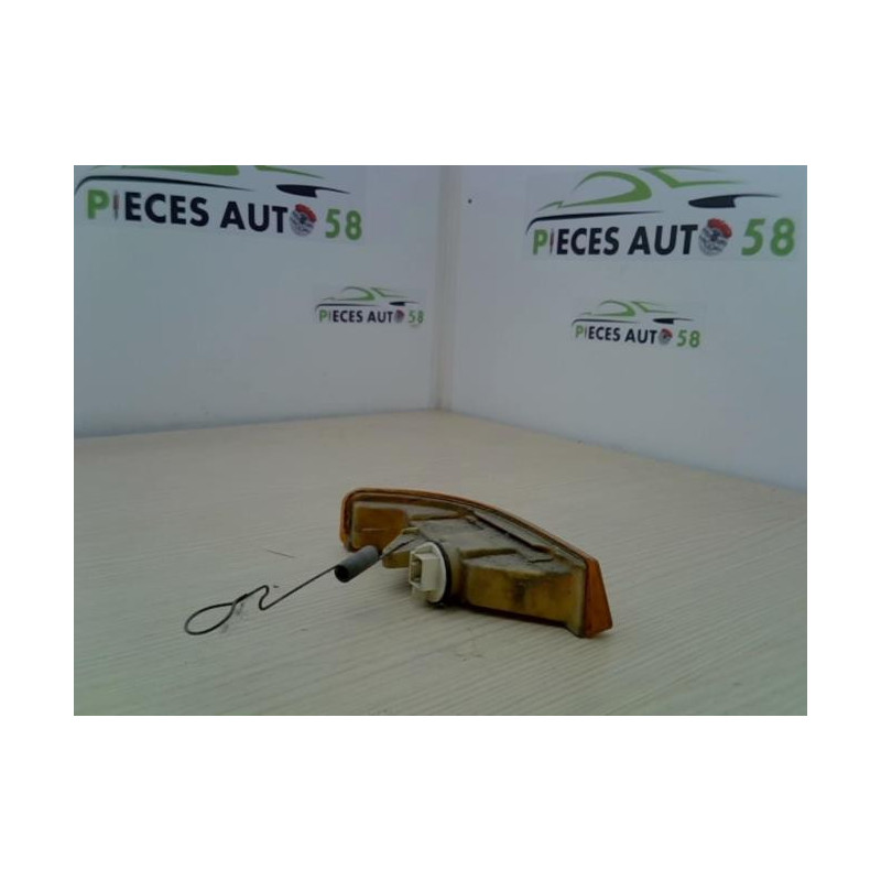 Optique avant secondaire gauche (feux)(clignotant) RENAULT SUPER 5 d’occasion