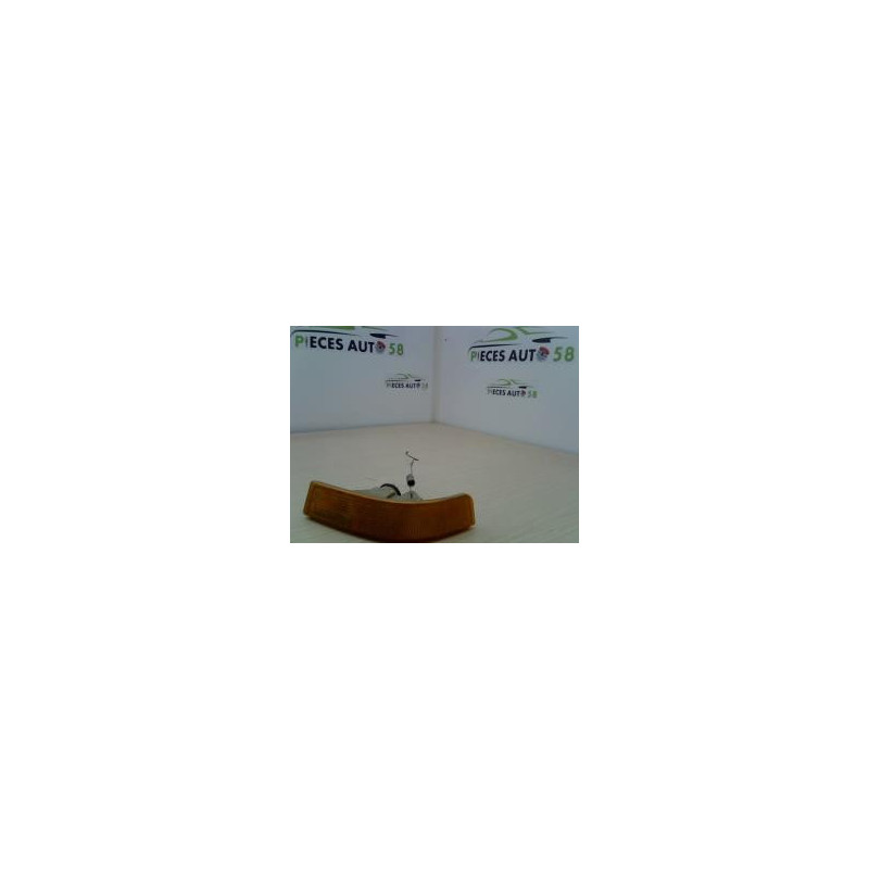 Optique avant secondaire gauche (feux)(clignotant) RENAULT SUPER 5 d’occasion