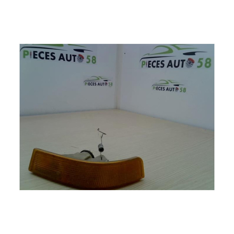 Optique avant secondaire gauche (feux)(clignotant) RENAULT SUPER 5 d’occasion