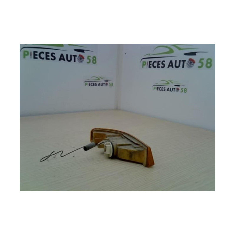 Optique avant secondaire gauche (feux)(clignotant) RENAULT SUPER 5 d’occasion